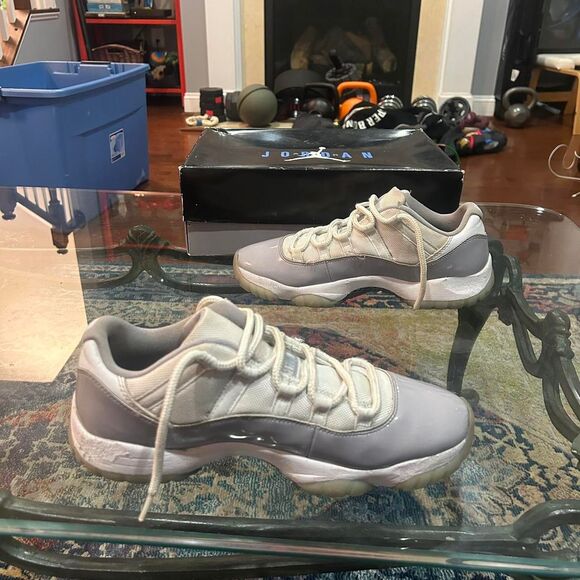 Jordan Men's Grey and Cream Trainers - Picture 2 of 8